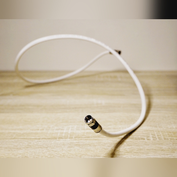 ARRIS SURFboard and RG6 Coax Cable - Picture 7 of 12